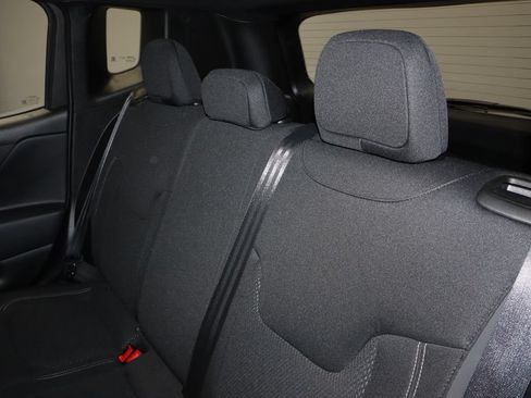 Used 2022 Jeep Renegade Altitude AWD/4WD image 22