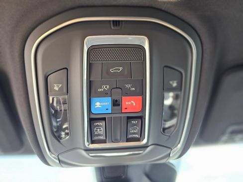 New 2026 Jeep Grand Cherokee L 4WD image 17
