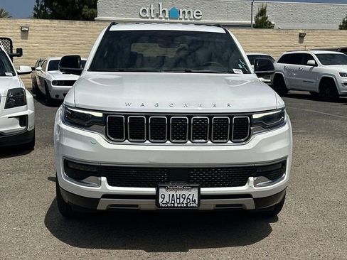 Used 2023 Jeep Wagoneer L Series II AWD/4WD image 2