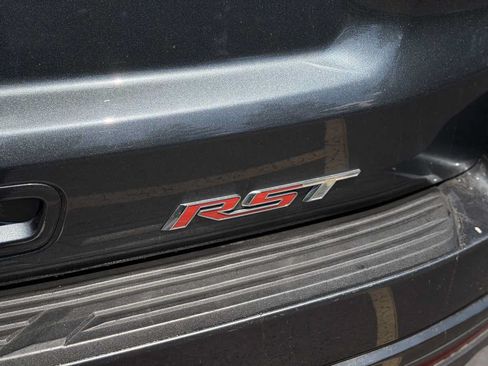 Used 2021 Chevrolet Suburban RST AWD/4WD image 11