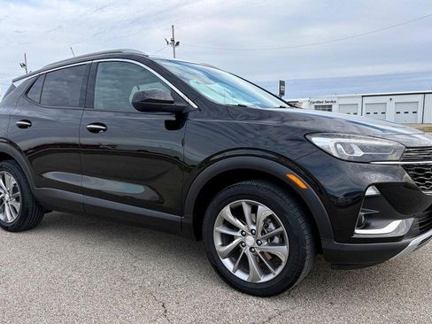 Used 2020 Buick Encore GX Essence w/ Experience Buick Package image 2