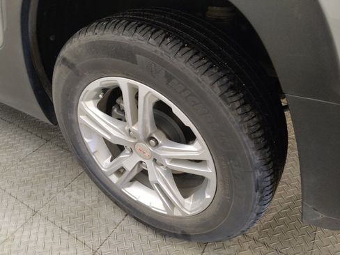 Used 2023 GMC Terrain SLE FWD image 31
