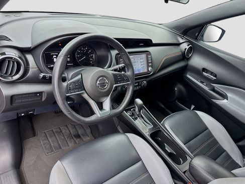Used 2022 Nissan Kicks SR w/ Premium Package image 7