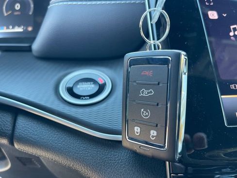 New 2025 Jeep Grand Cherokee Altitude image 45