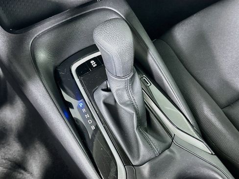Used 2025 Toyota Corolla LE FWD image 24