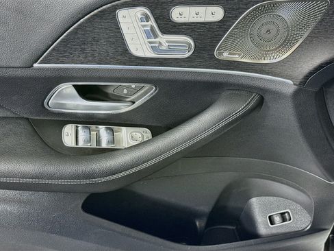 Used 2025 Mercedes-Benz GLS 450 4MATIC image 24