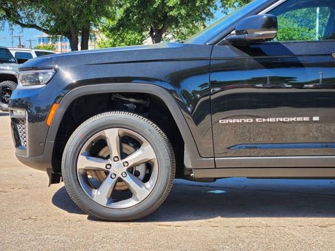 New 2026 Jeep Grand Cherokee Limited w/ Luxury Tech Group II image 6