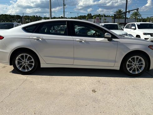 Used 2020 Ford Fusion SE FWD image 6