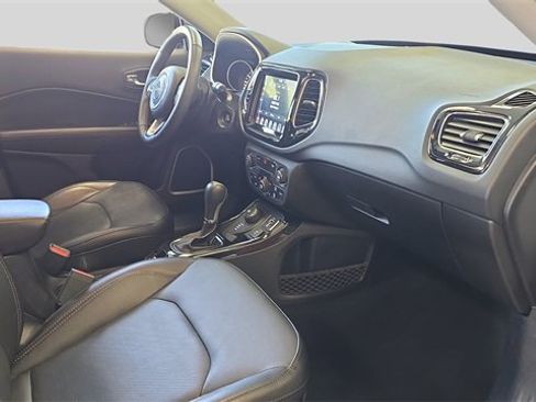 Used 2019 Jeep Compass Limited image 16