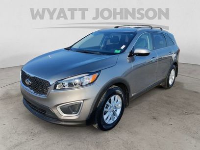 Used 2017 Kia Sorento LX w/ LX Convenience Package