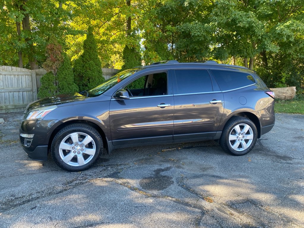 Used 2017 Chevrolet Traverse LT w/ Style and Technology Package AWD/4WD image 2