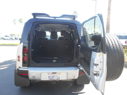 Used 2020 Land Rover Defender 110 HSE image 5