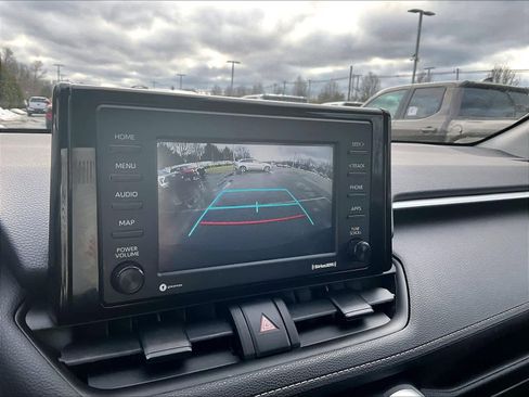 Used 2022 Toyota RAV4 LE image 19