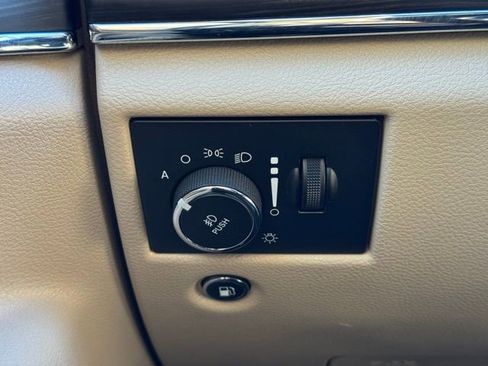 Used 2021 Jeep Grand Cherokee Limited image 30