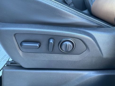 Used 2022 Chevrolet Silverado 2500 High Country w/ Z71 Off-Road Package image 17