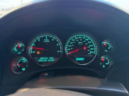 Used 2011 GMC Yukon Denali image 15