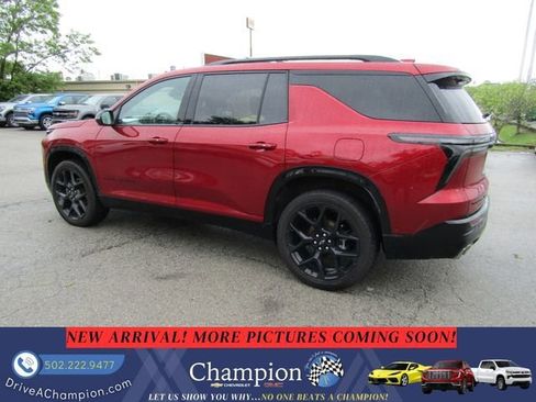 Used 2024 Chevrolet Traverse RS w/ LPO, Floor Liner Package AWD/4WD image 6