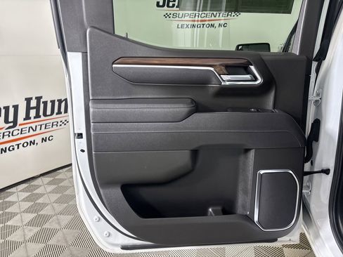 Used 2025 GMC Sierra 1500 SLT image 21