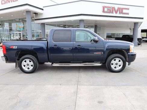 Used 2007 Chevrolet Silverado 1500 LTZ w/ Max Trailering Pack image 7