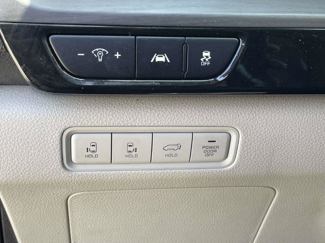 Certified 2022 Kia Carnival SX FWD image 19
