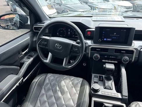 Used 2025 Toyota Tacoma TRD Sport AWD/4WD image 18