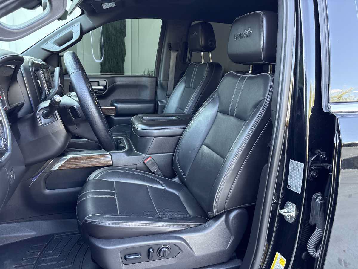 Used 2019 Chevrolet Silverado 1500 High Country w/ Technology Package AWD/4WD image 18