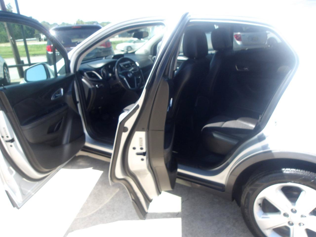 Used 2015 Buick Encore FWD image 15