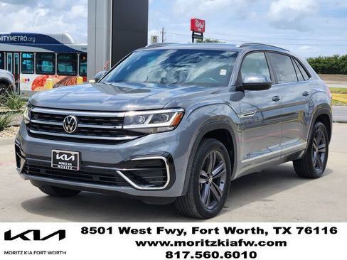 Used 2021 Volkswagen Atlas Cross Sport SE w/ Panoramic Sunroof Package FWD image 3