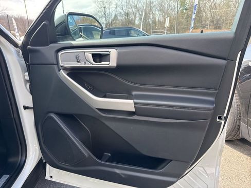 Used 2022 Ford Explorer Limited w/ Equipment Group 301A AWD/4WD image 34