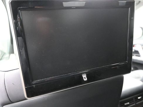 Used 2016 Toyota Land Cruiser image 18