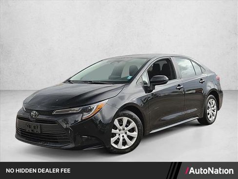 Used 2024 Toyota Corolla LE FWD image 1