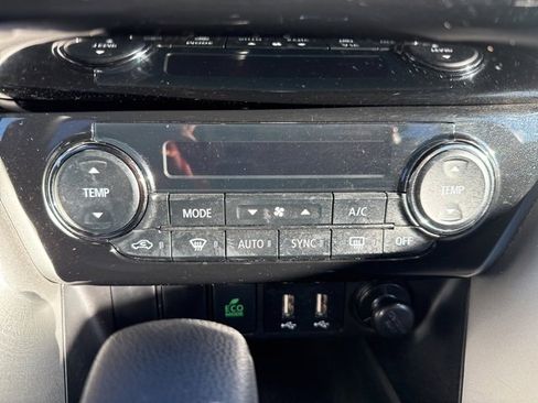 Used 2024 Mitsubishi Eclipse Cross SE image 31