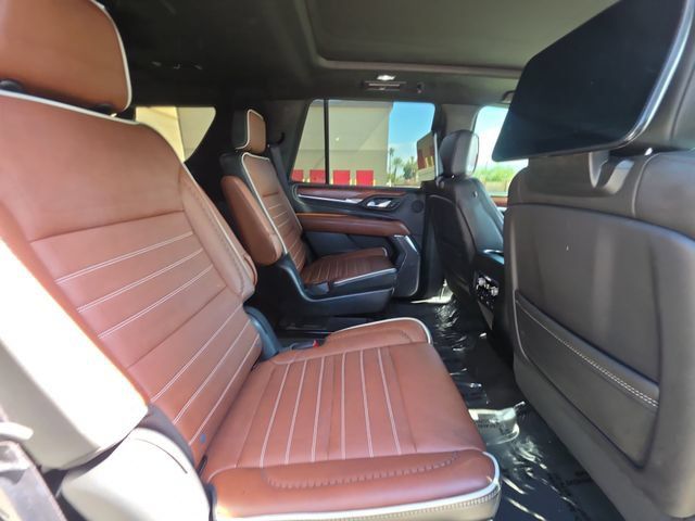 Used 2023 GMC Yukon Denali Ultimate AWD/4WD image 28