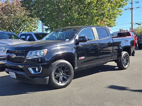 Used 2019 Chevrolet Colorado Z71 w/ Z71 Midnight Edition image 8