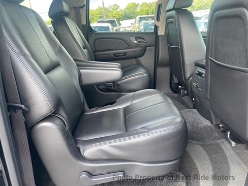 Used 2009 Chevrolet Suburban LT AWD/4WD image 16