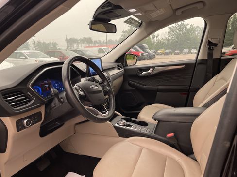 Used 2021 Ford Escape Titanium AWD/4WD image 10
