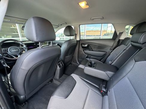 Used 2022 Kia Niro EX w/ Cold Weather Package image 27