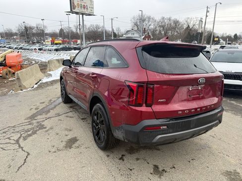 Certified 2021 Kia Sorento S w/ Panoramic Sunroof Package image 5