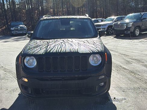 Used 2018 Jeep Renegade Altitude w/ UConnect 8.4 Nav Group image 3