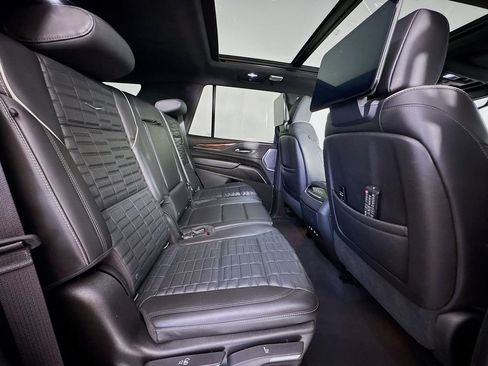 Used 2021 Cadillac Escalade Sport Platinum w/ Heavy-Duty Trailer Package image 30