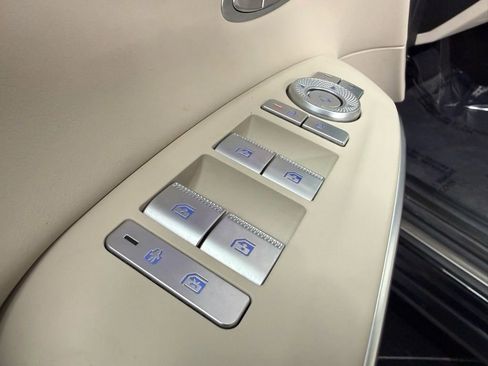 Used 2026 Genesis GV70 2.5T Select image 13