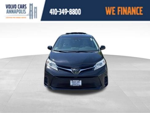 Used 2020 Toyota Sienna LE w/ LE Preferred Package FWD image 3