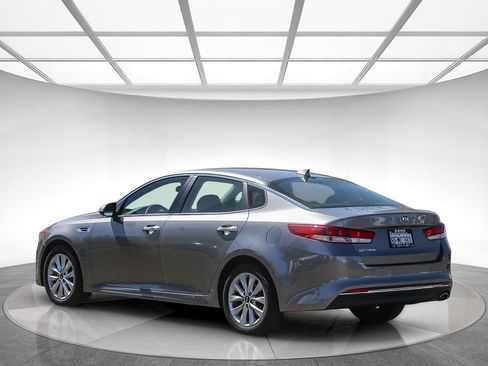 Used 2018 Kia Optima LX w/ 17" Alloy Wheels Package image 2