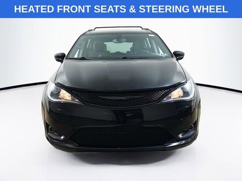 Used 2020 Chrysler Pacifica Touring w/ S Appearance Package image 2