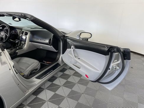 Used 2005 Chevrolet Corvette Convertible w/ Preferred Equipment Group image 41