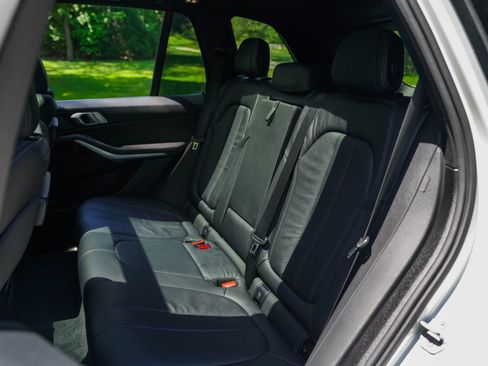 Used 2019 BMW X5 xDrive40i w/ Convenience Package AWD/4WD image 28
