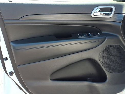 Used 2021 Jeep Grand Cherokee Laredo X RWD image 18