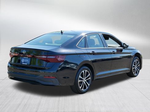 Certified 2025 Volkswagen Jetta Sport FWD image 8