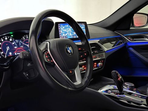 Used 2019 BMW 530i xDrive image 19
