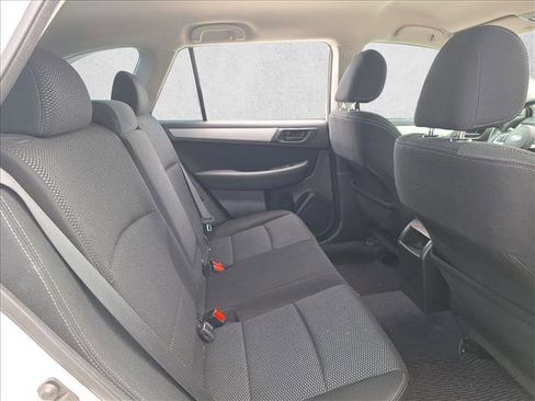 Used 2017 Subaru Outback 2.5i AWD/4WD image 12